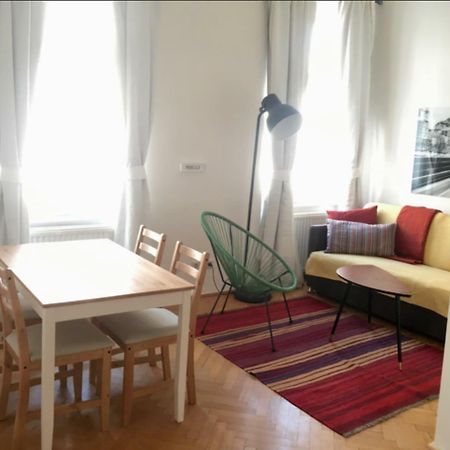 וינה Lovely Apartments In A Quiet Area Close To The City Center מראה חיצוני תמונה