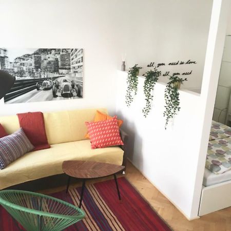 וינה Lovely Apartments In A Quiet Area Close To The City Center מראה חיצוני תמונה