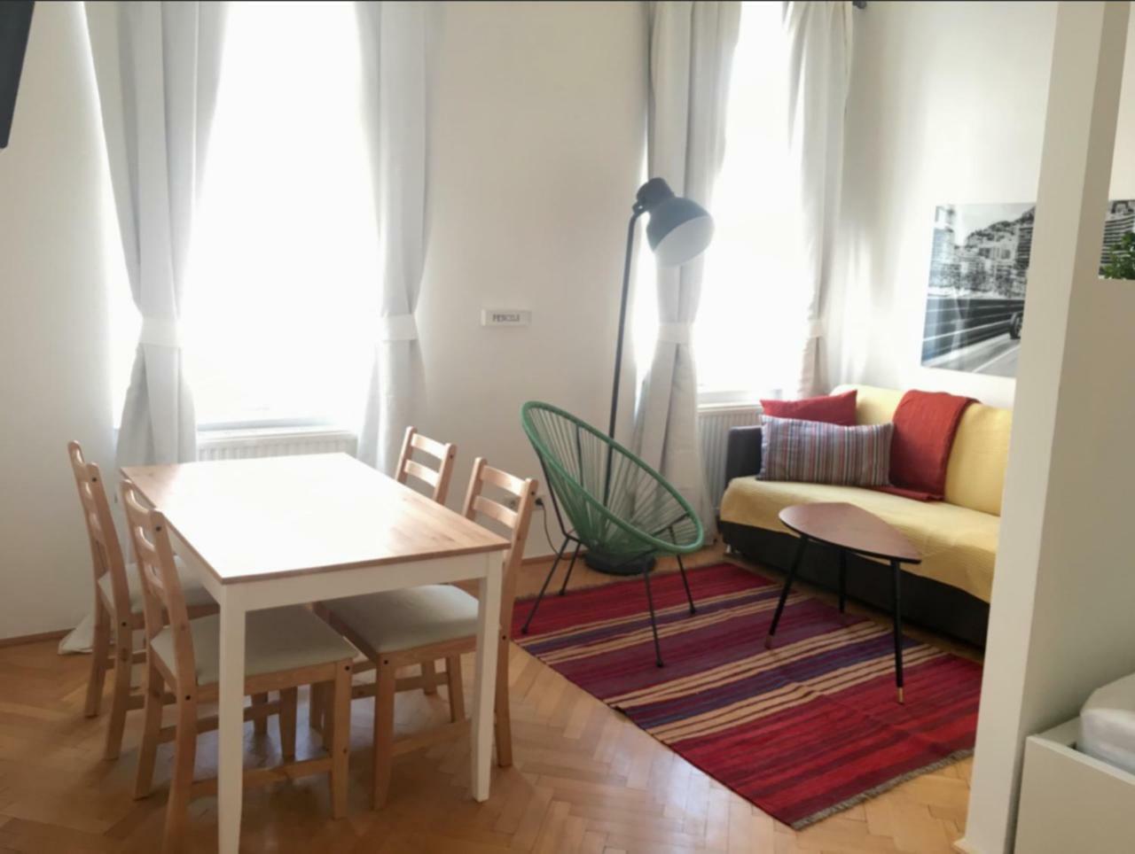 וינה Lovely Apartments In A Quiet Area Close To The City Center מראה חיצוני תמונה