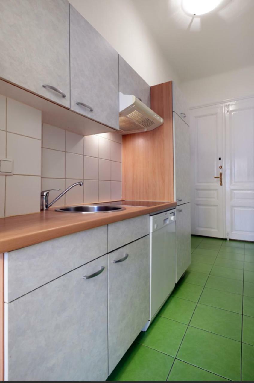 וינה Lovely Apartments In A Quiet Area Close To The City Center מראה חיצוני תמונה