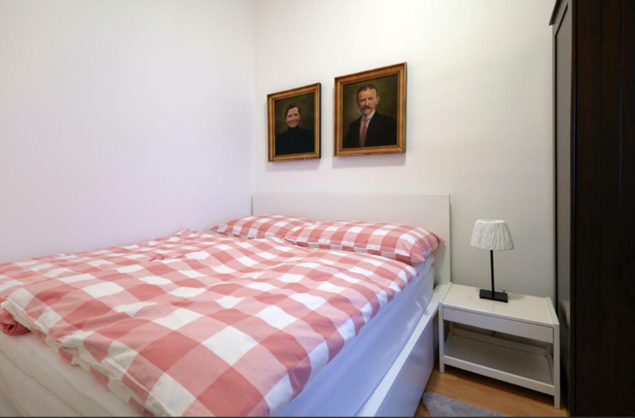 וינה Lovely Apartments In A Quiet Area Close To The City Center מראה חיצוני תמונה