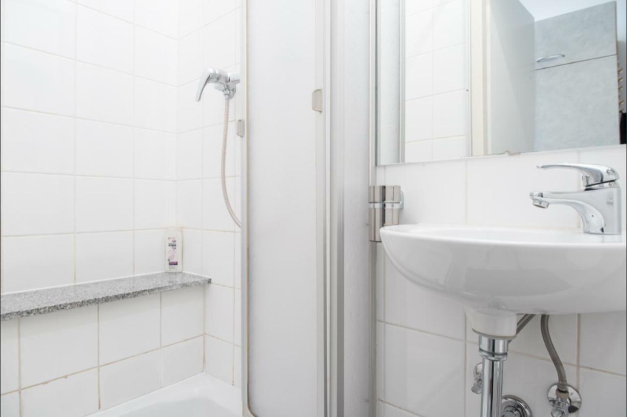 וינה Lovely Apartments In A Quiet Area Close To The City Center מראה חיצוני תמונה